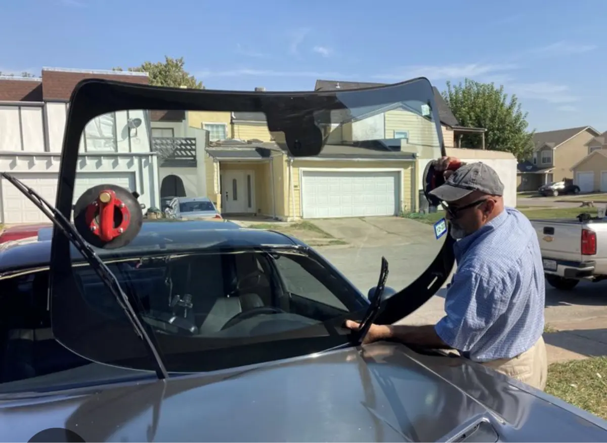 The Hidden Risks of Choosing a Mobile-Only Auto Glass Company